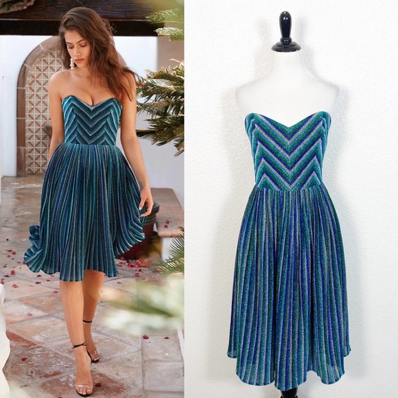 Dress the Population Dresses & Skirts - Dress The Population NWT Womens Rosalie Strapless Electric Blue Chevron Dress